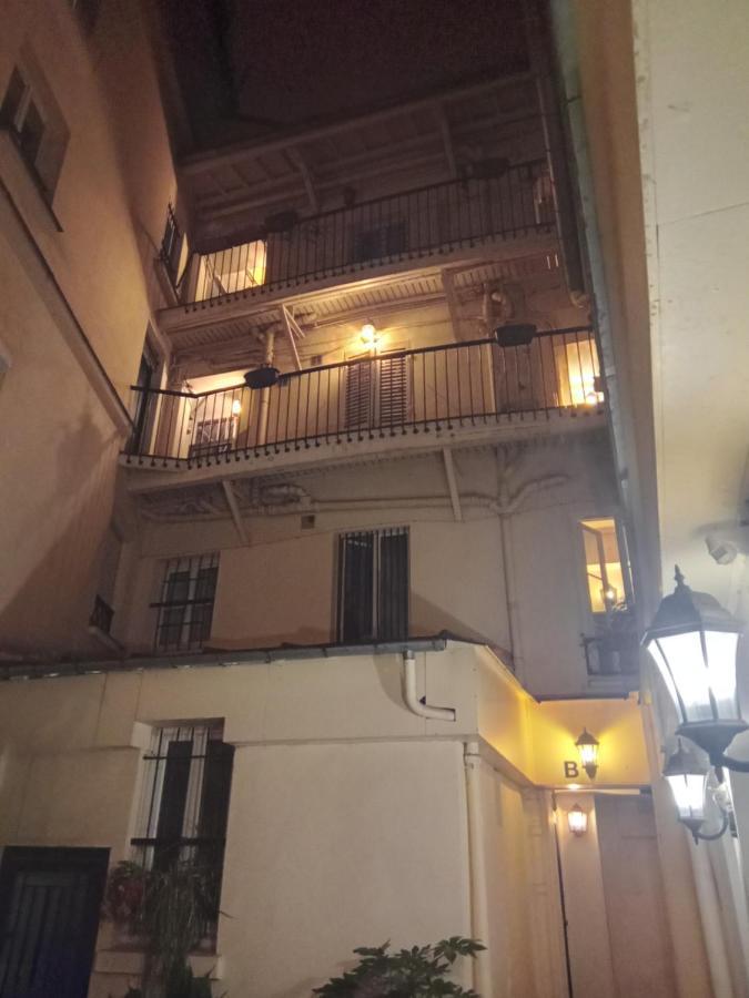 2 Pieces Paris 9 Eme Apartment Екстериор снимка